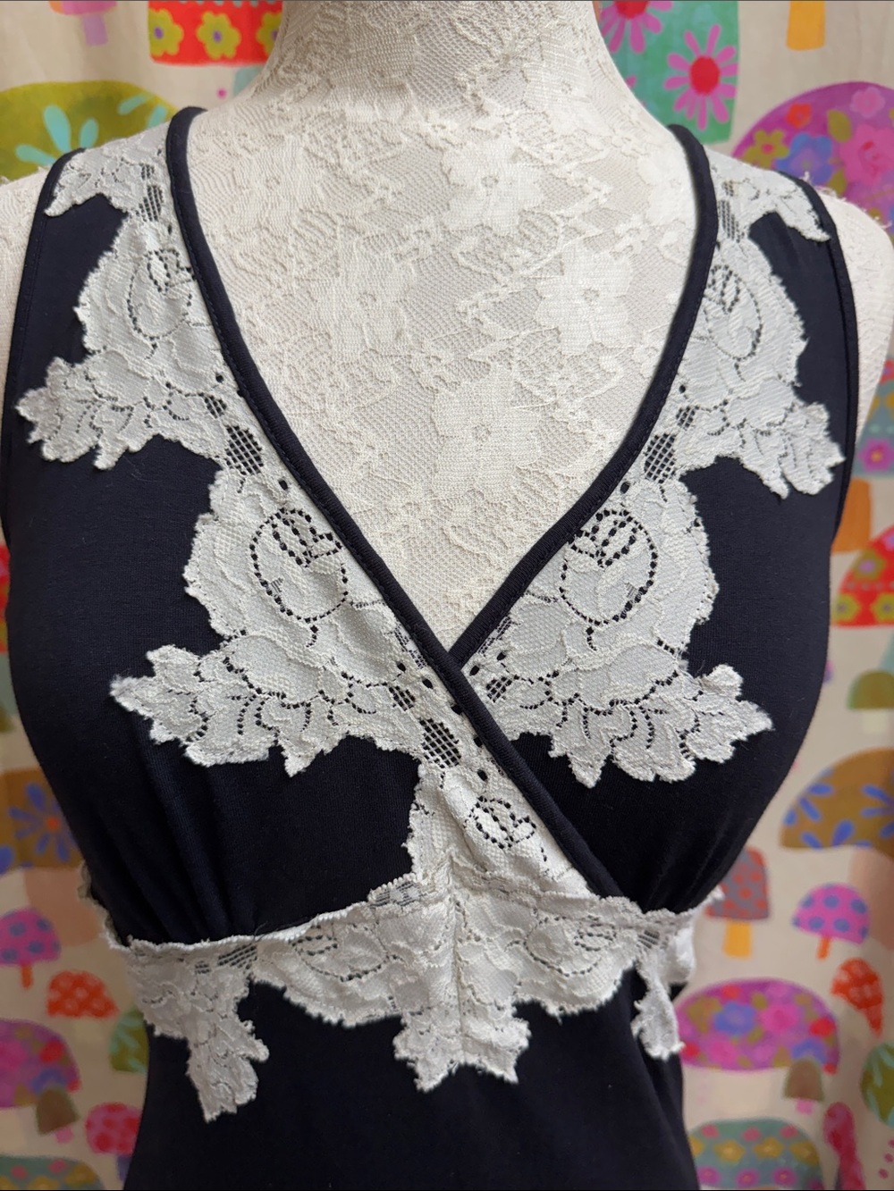 I.N.C Lace Trim Tank Top. Small - Picture 2 of 11
